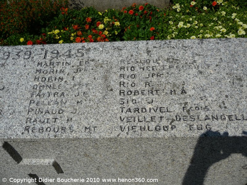 Monument aux Morts Hénon